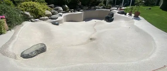 Superfície de piscina vazia