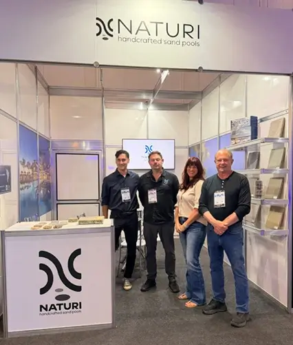 El equipo de Naturi en el estand de Explolazer 2026 Brasil